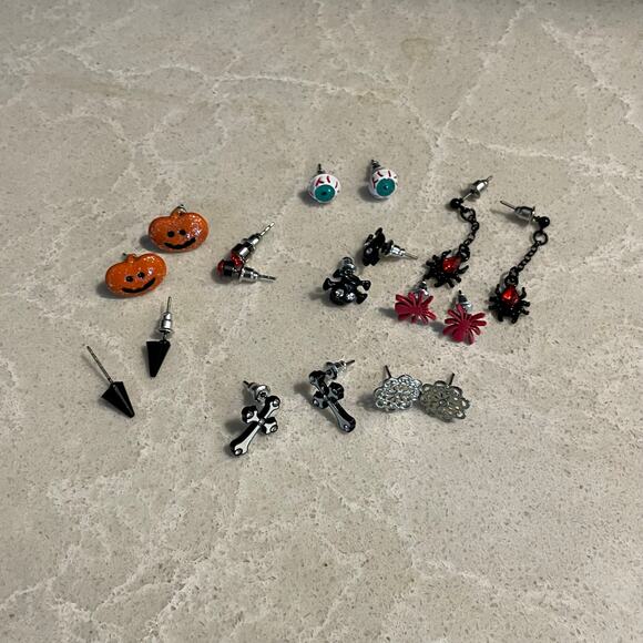 Halloween Lot of 9 earrings pumpkin cross spiders eyeballs cross skulls - Picture 1 of 10